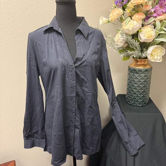 Tahari Black Button-Down Shirt Size Small – Classic Workwear Essential - Picture 1 of 8